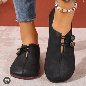 Women’s Black Slip-On Casual Flats with Button Accent Size 9